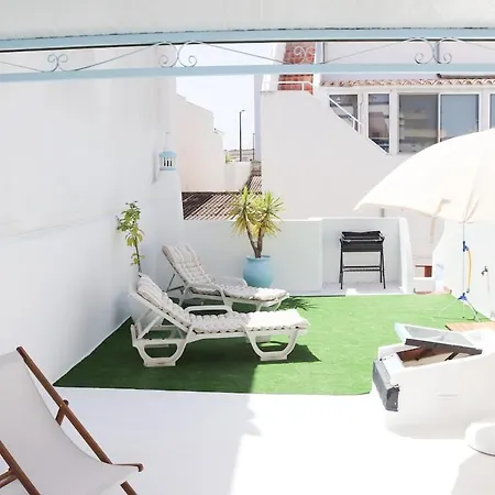 Traditional & Private Rooftop Vakantiehuis Olhão